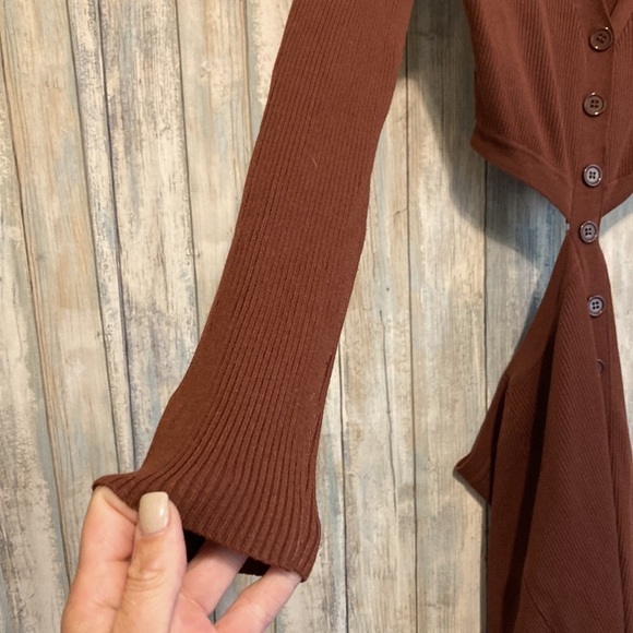 Hera Collection Brown Collared Button Up Cut Out Dress | Medium - Picture 6 of 6